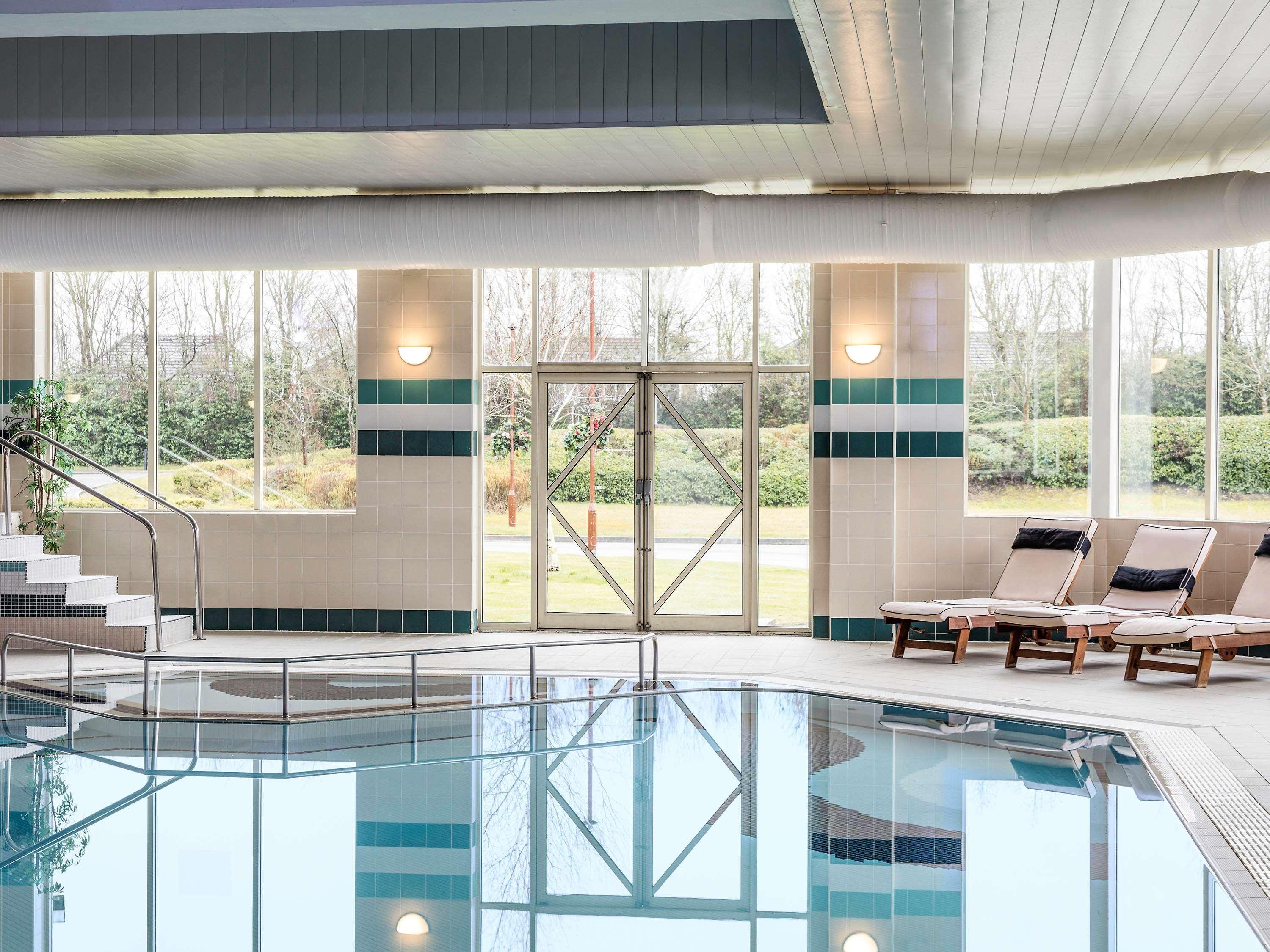 Mercure Court Hotel 4*