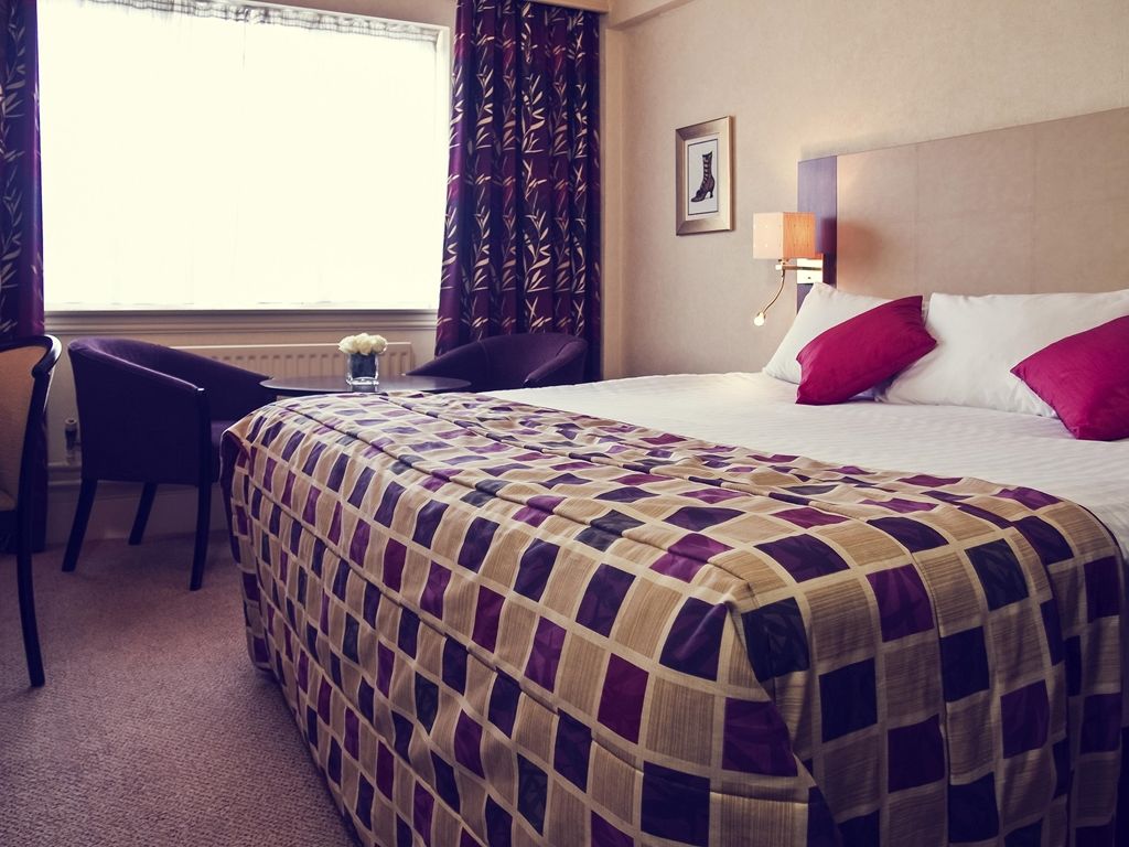 Mercure Court Hotel 4*