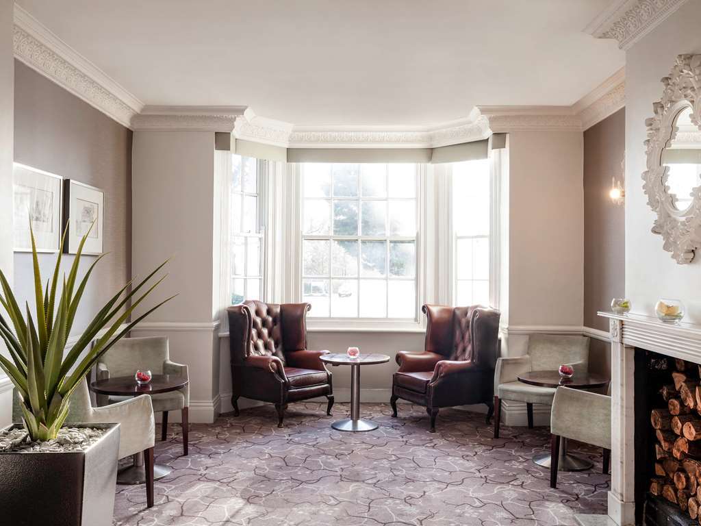Mercure Court